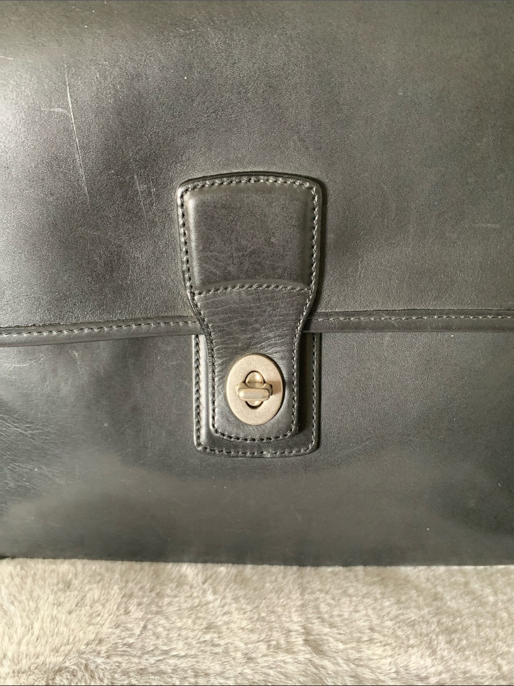 2008 Turnlock Barclay in Black with Chrome Hardware - Picture 3 of 11
